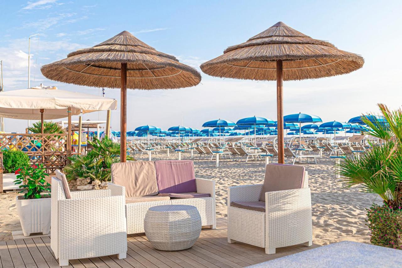 Evo Boutique Hotel & Spa Белларія-Іджеа-Марина Екстер'єр фото