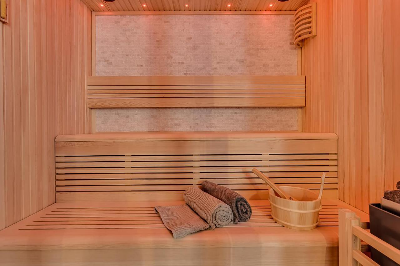 Evo Boutique Hotel & Spa Белларія-Іджеа-Марина Екстер'єр фото