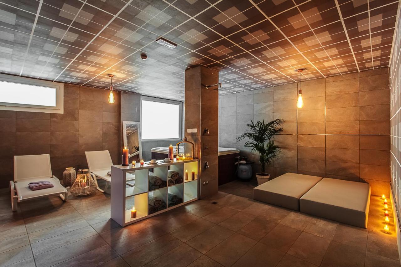 Evo Boutique Hotel & Spa Белларія-Іджеа-Марина Екстер'єр фото