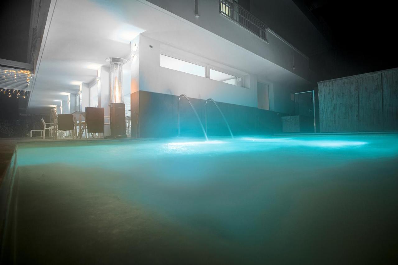 Evo Boutique Hotel & Spa Белларія-Іджеа-Марина Екстер'єр фото